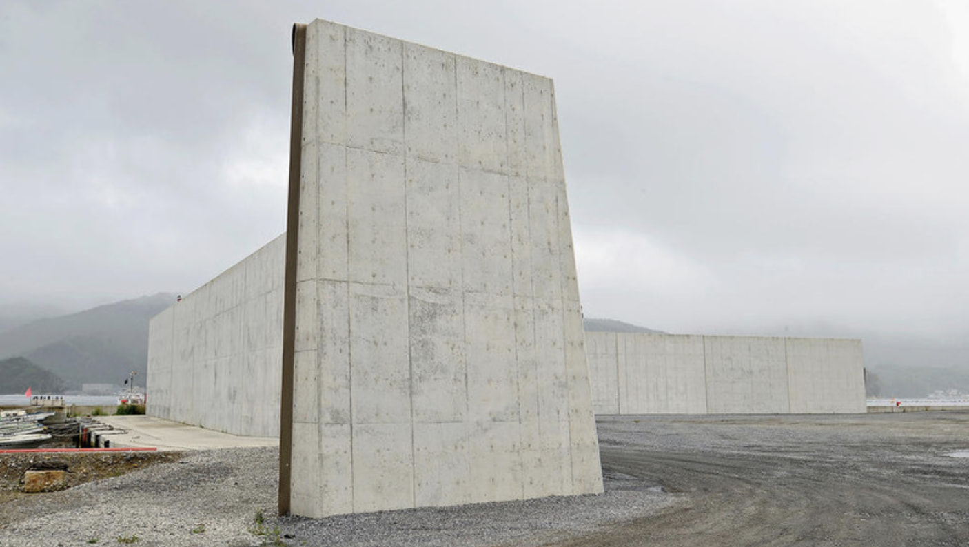 murs géants tsunamis