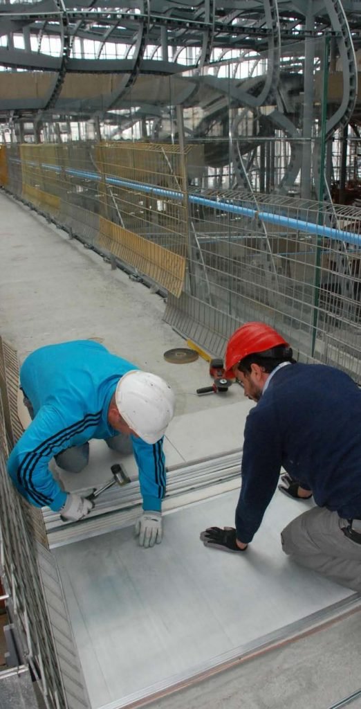 Travailleurs sur chantier Nuvola 